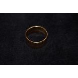 9ct Gold gents wedding band Size U Weight 5.1g