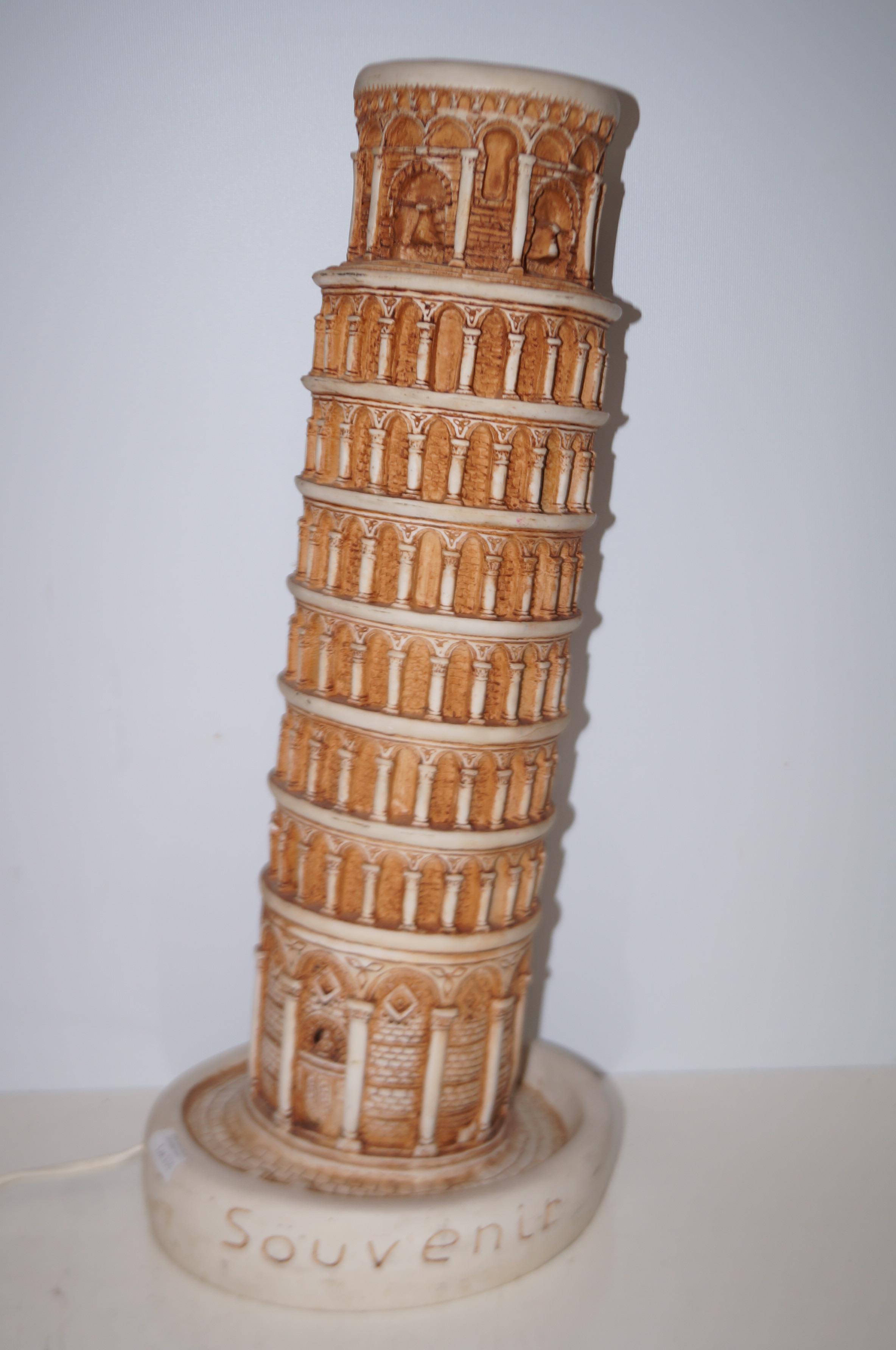 Large model of the leaning tower of pisa in the fo