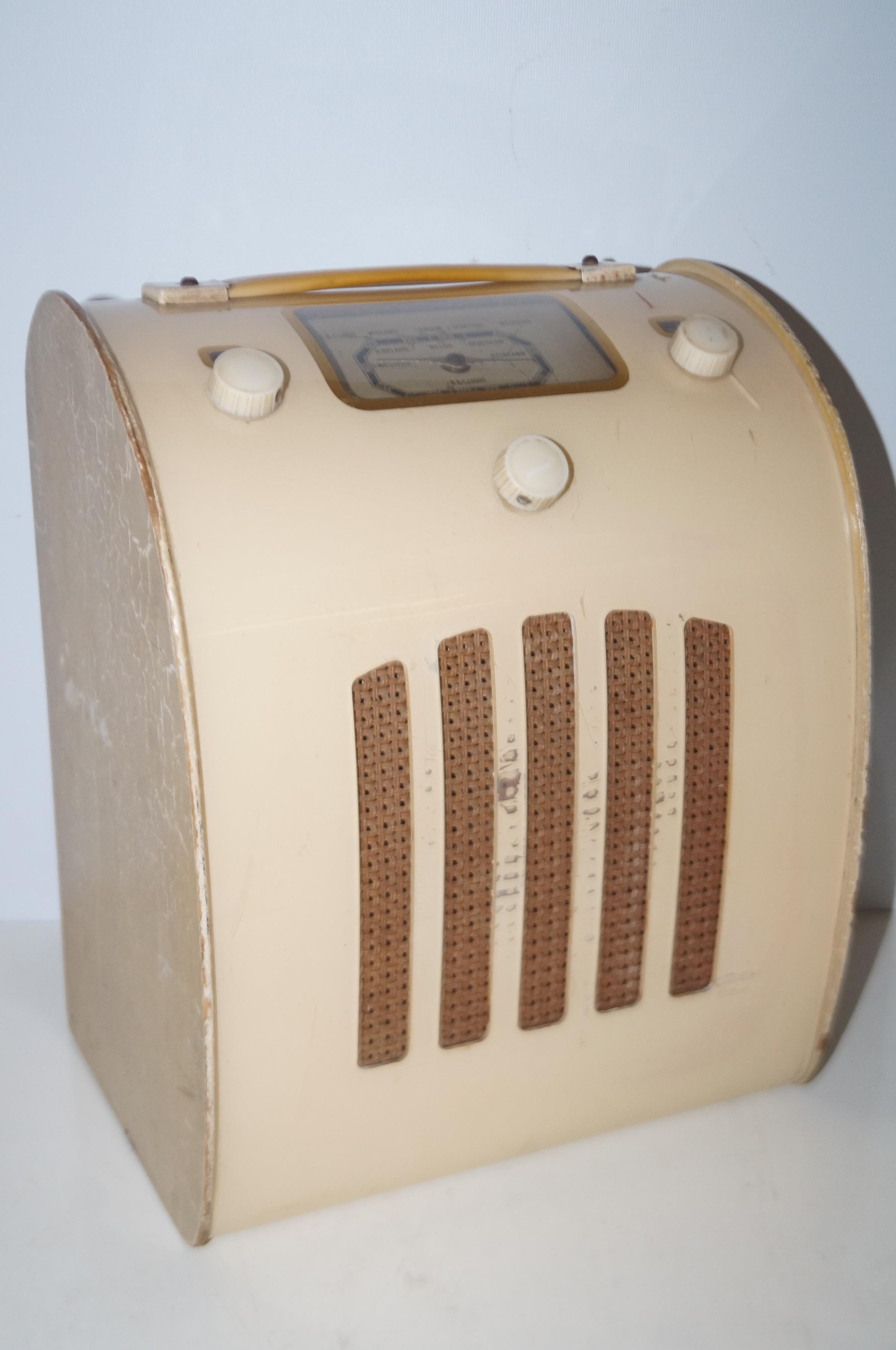 Art deco ever ready radio Height 33 cm