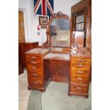 Victorian twin pedestal knee hole dressing table (matching Lot 228)