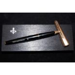 Cased Parker 65 custom fountain pen with 14 ct gol