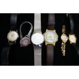 Group of wristwatches to include 2 smart watches