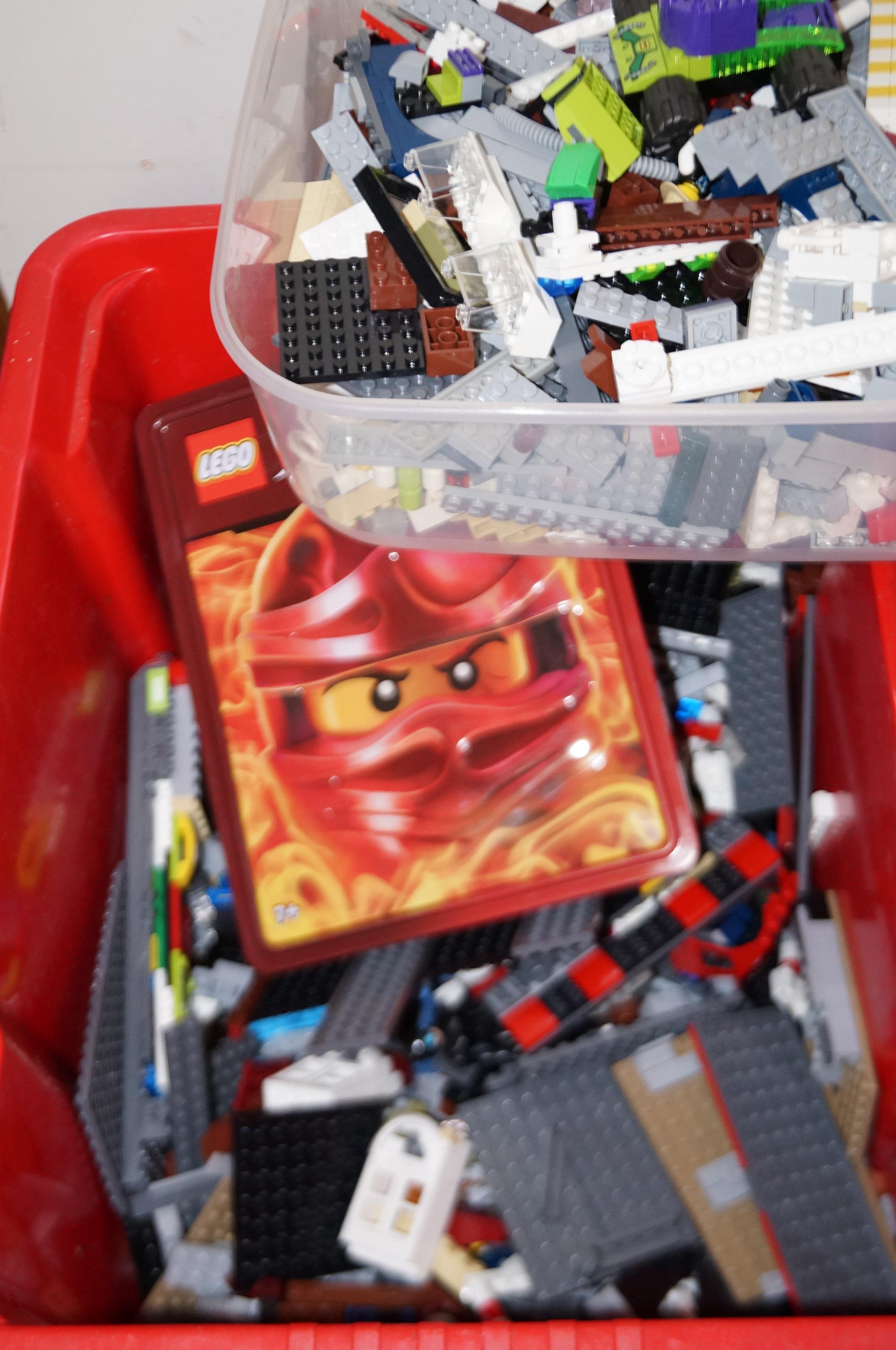 Large quantity of loose Lego