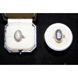 2 Wedgwood jasper rings (Black & white, Green & wh