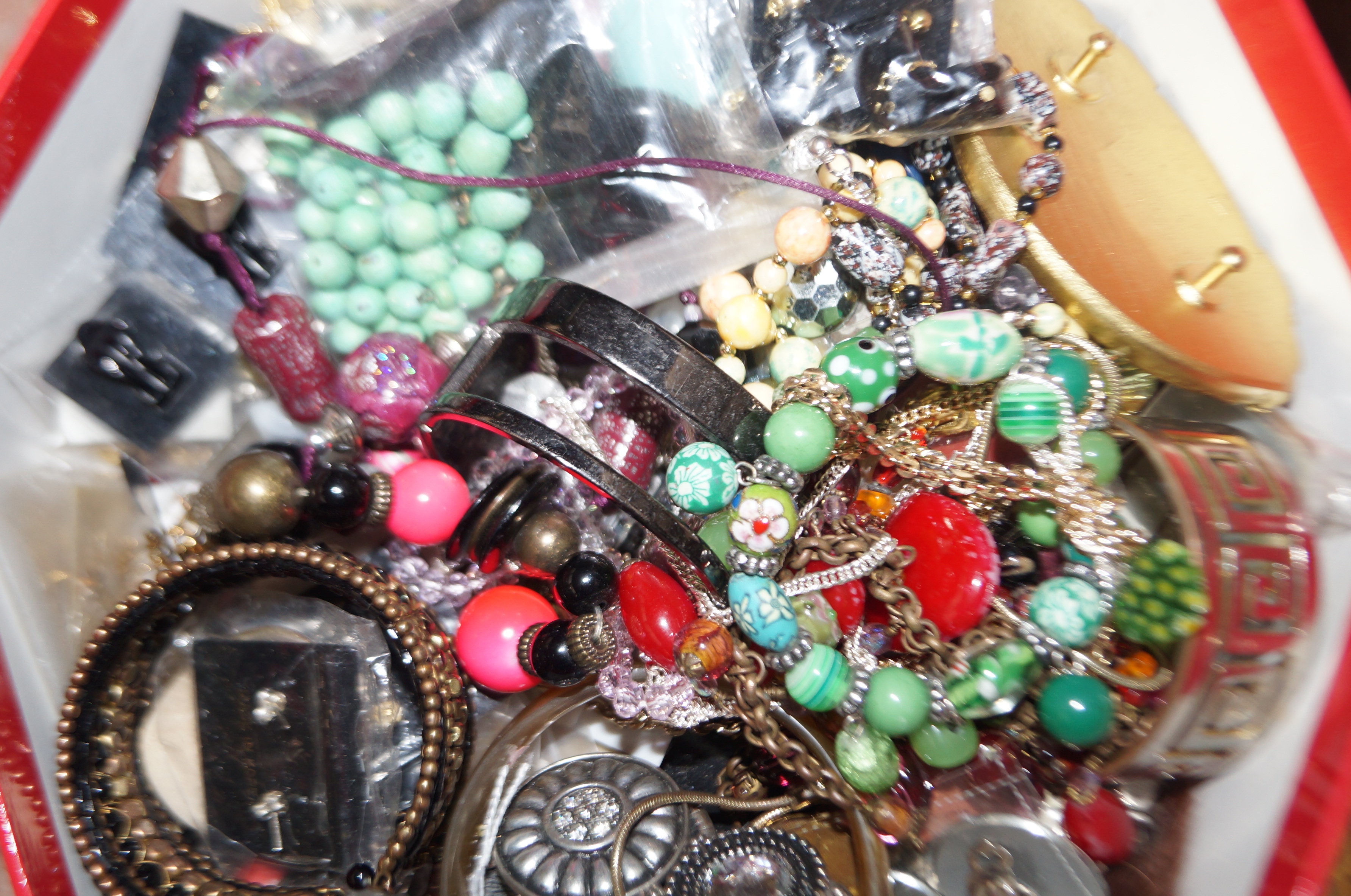 Box of costume jewellery - Image 2 of 2