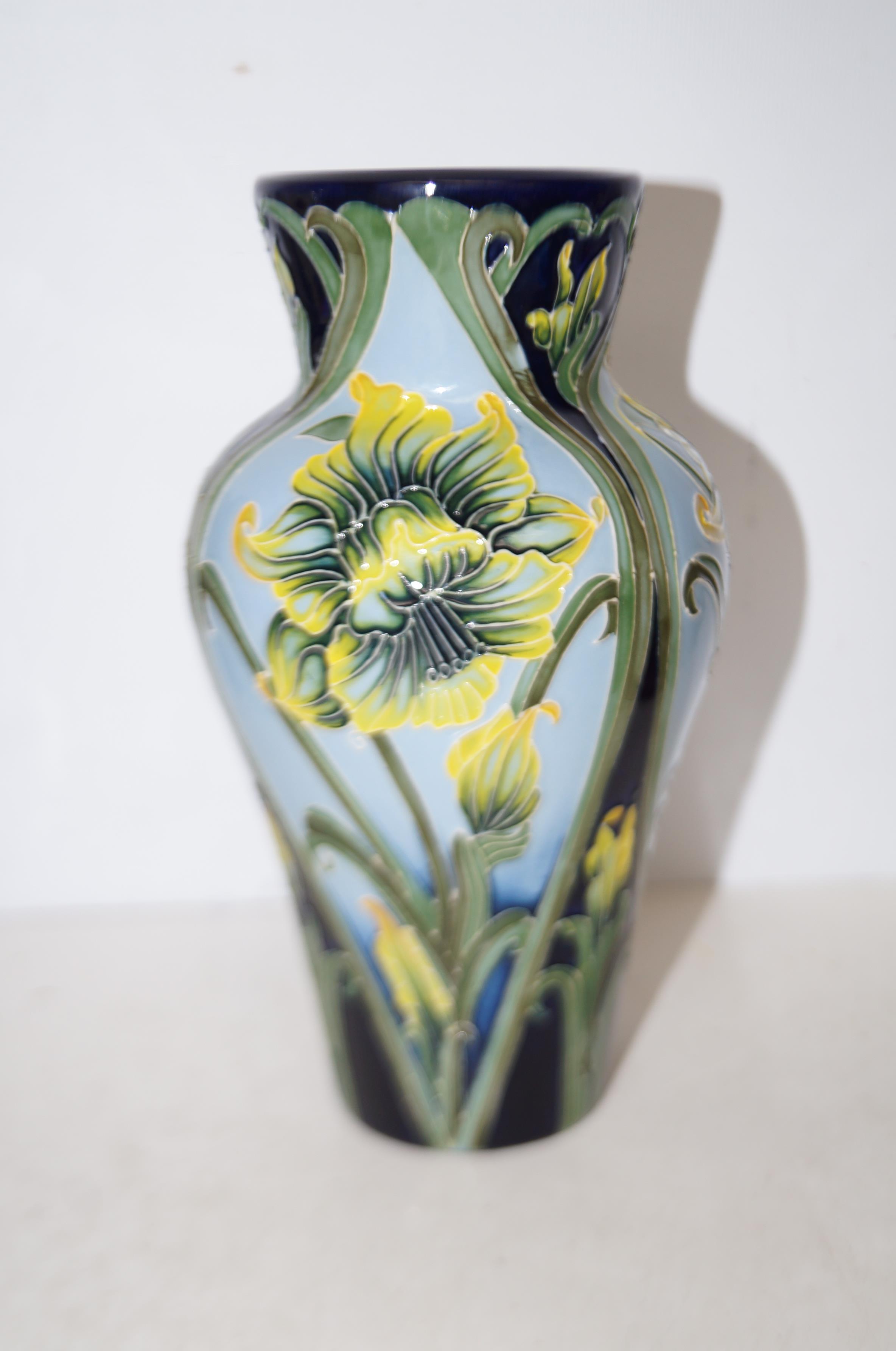 Moorcroft Glencoyne bay daffodil vase limited edit