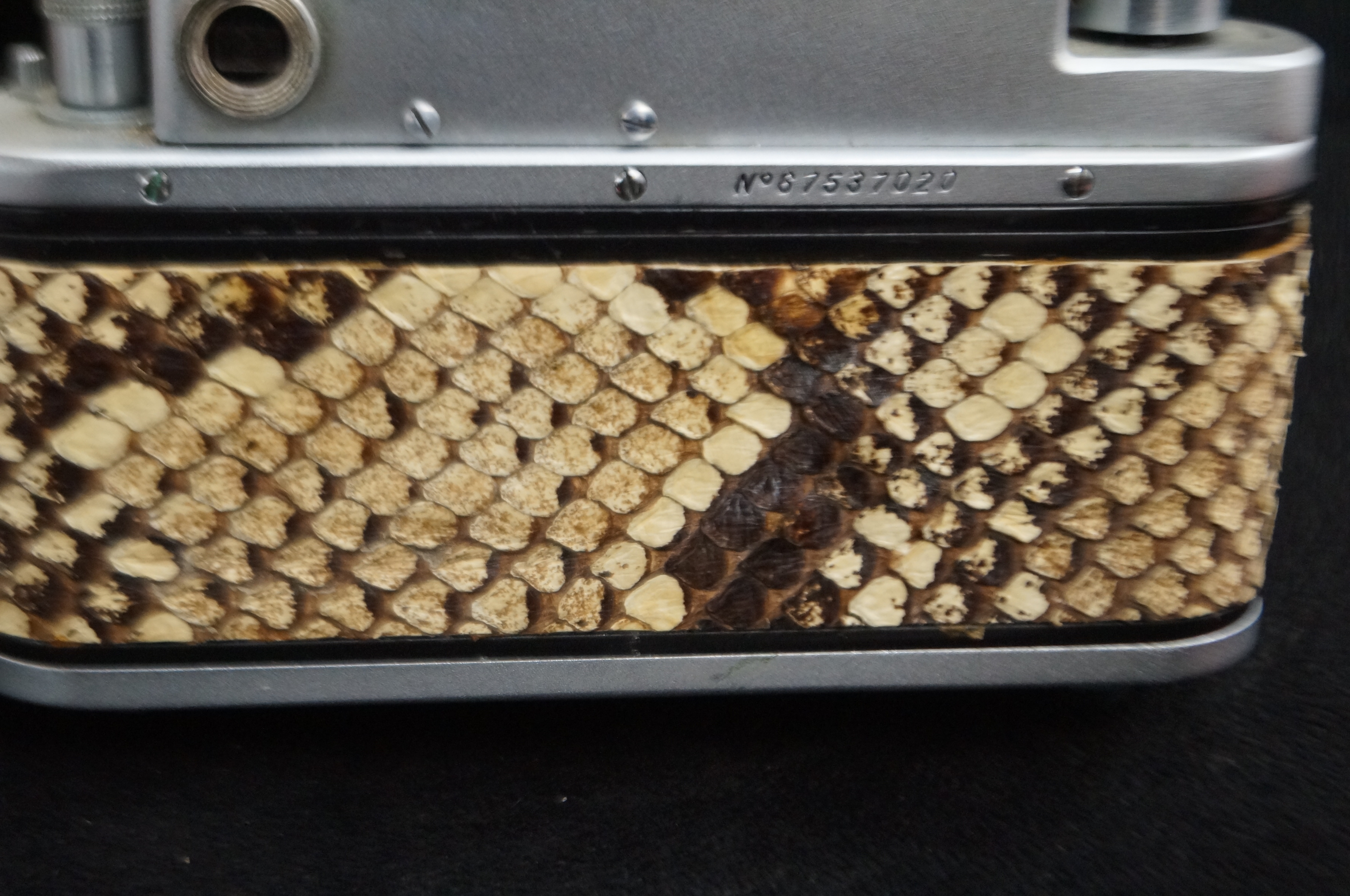 Leica vintage camera with snake skin cover (See ph - Image 2 of 4