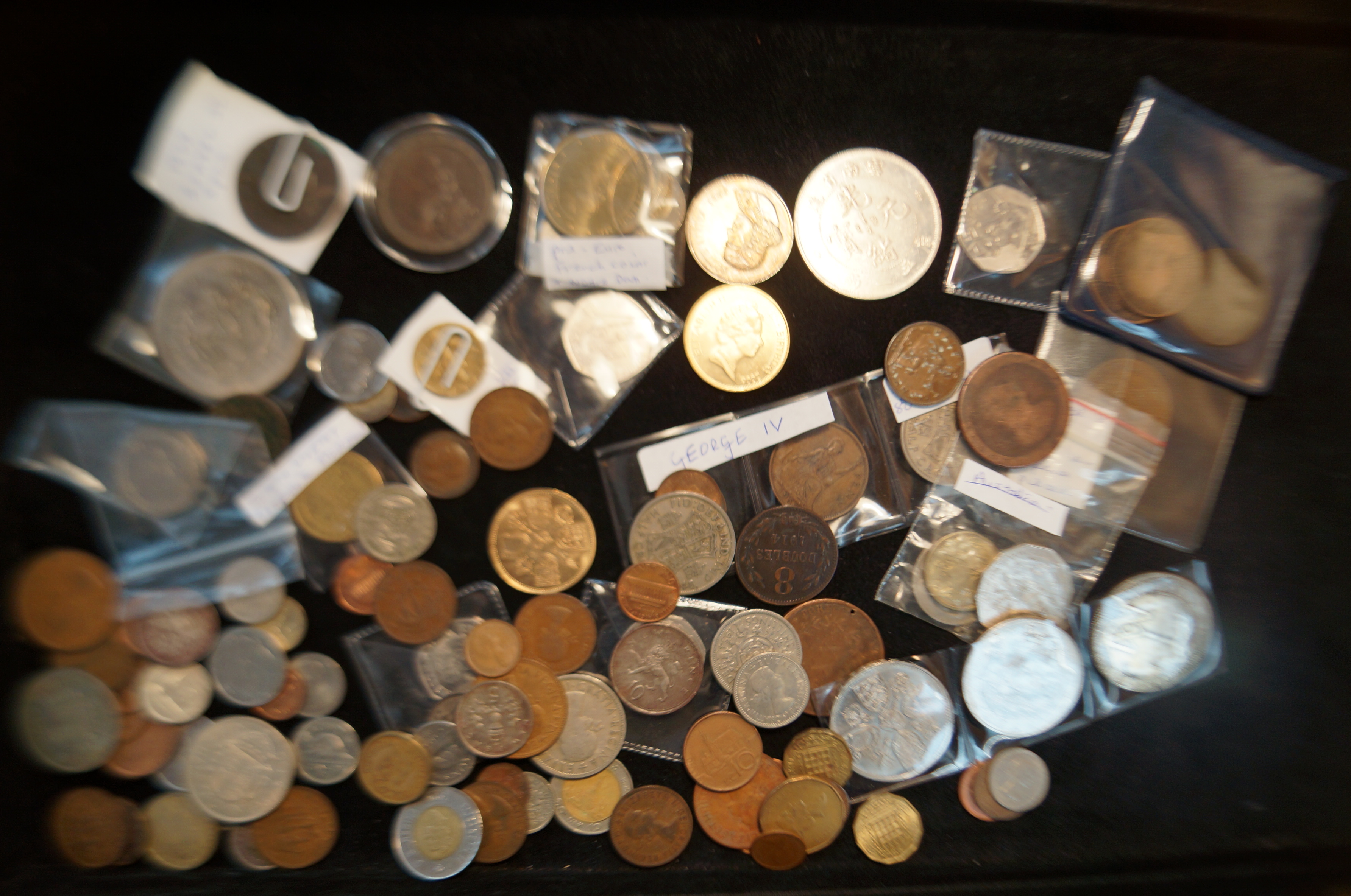 Good collection of mainly British coinage to inclu