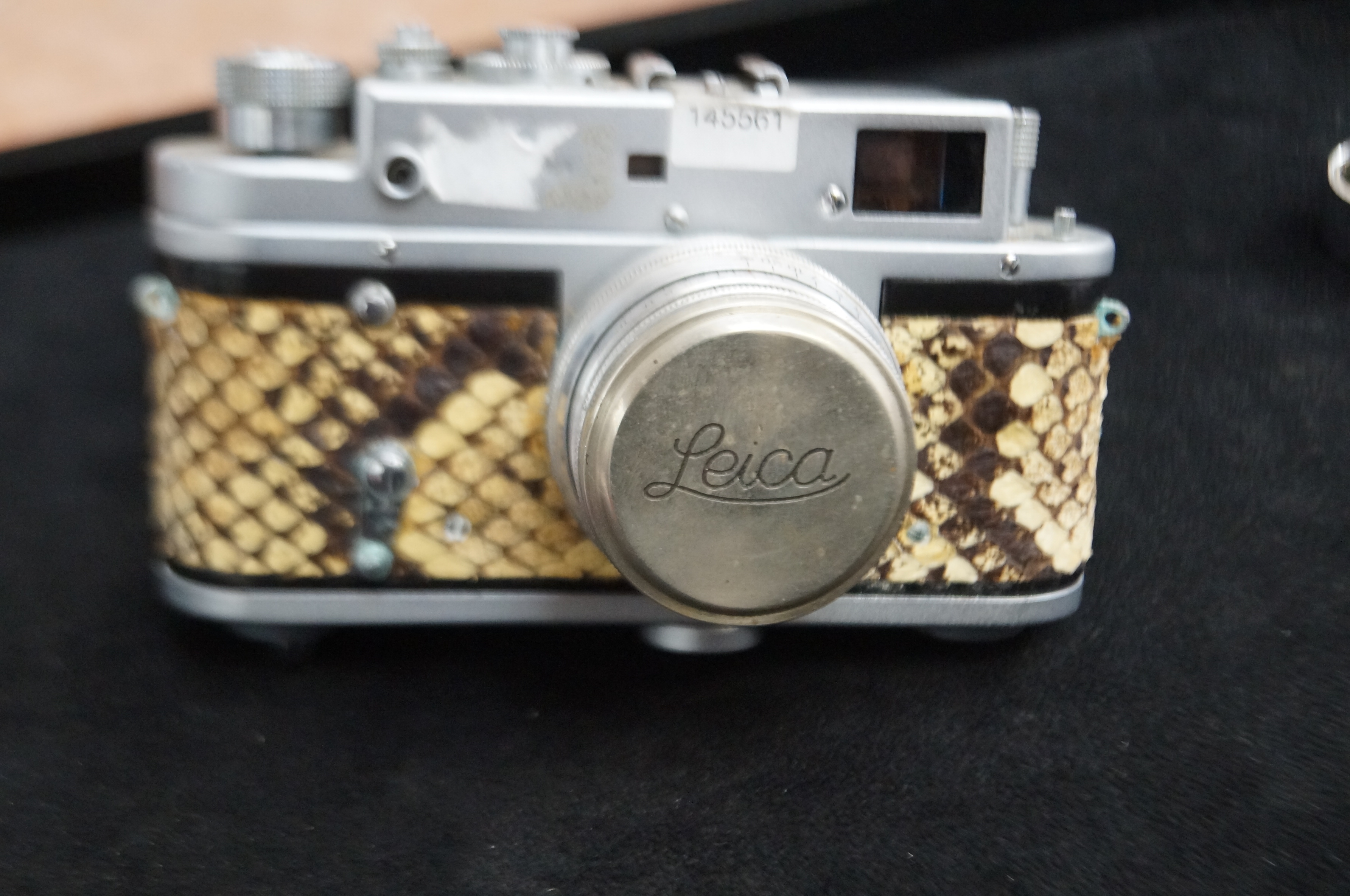 Leica vintage camera with snake skin cover (See ph - Image 3 of 4
