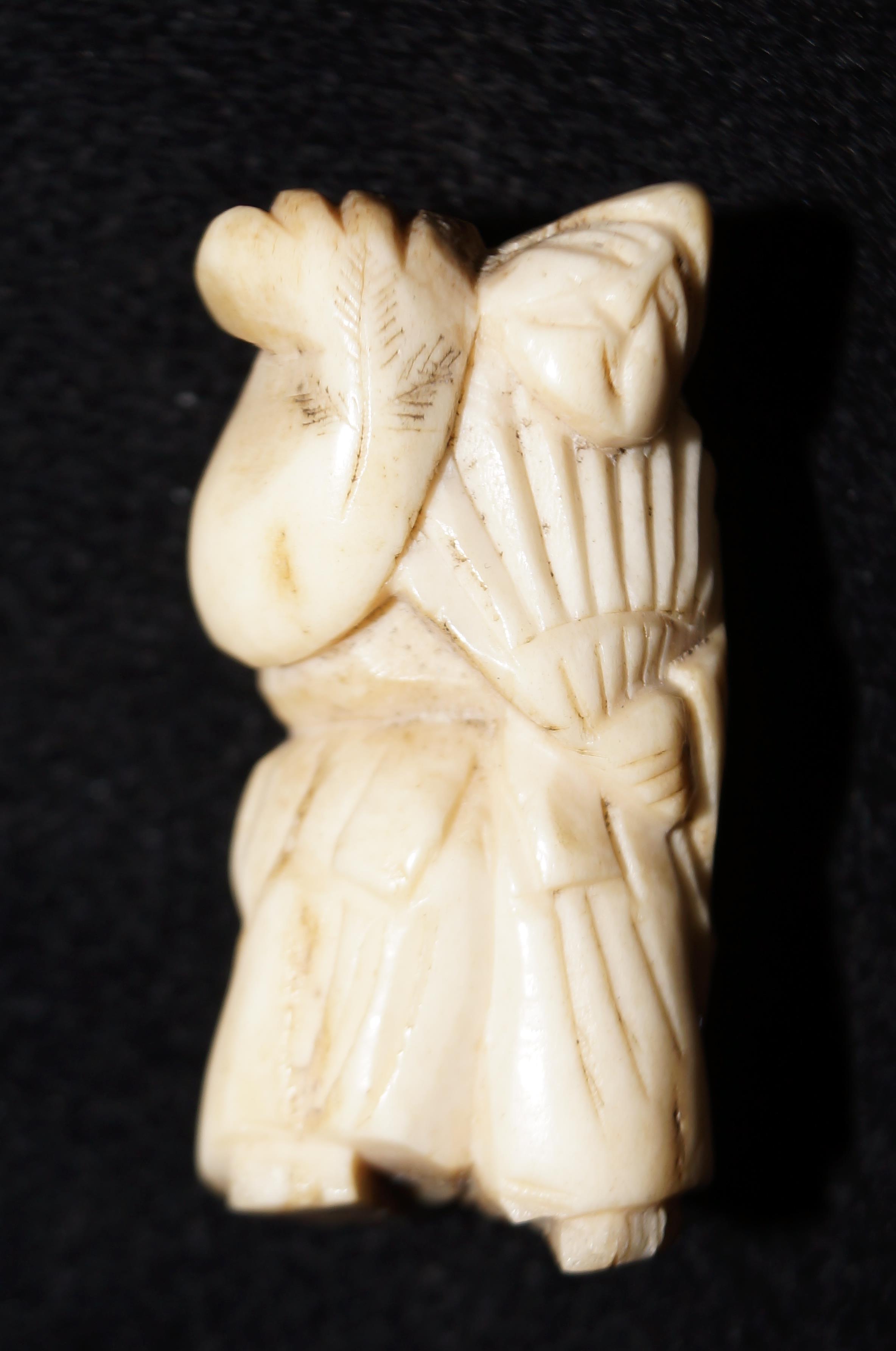 Japanese Meiji carved Netsuke (Unsure bone or ivor