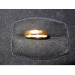 22ct Gold wedding band Weight 3.4g Size O