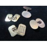 2x Pairs of 9ct Gold cufflinks Weight 13.5g