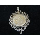 9ct Gold pendant with George & the dragon Weight 3