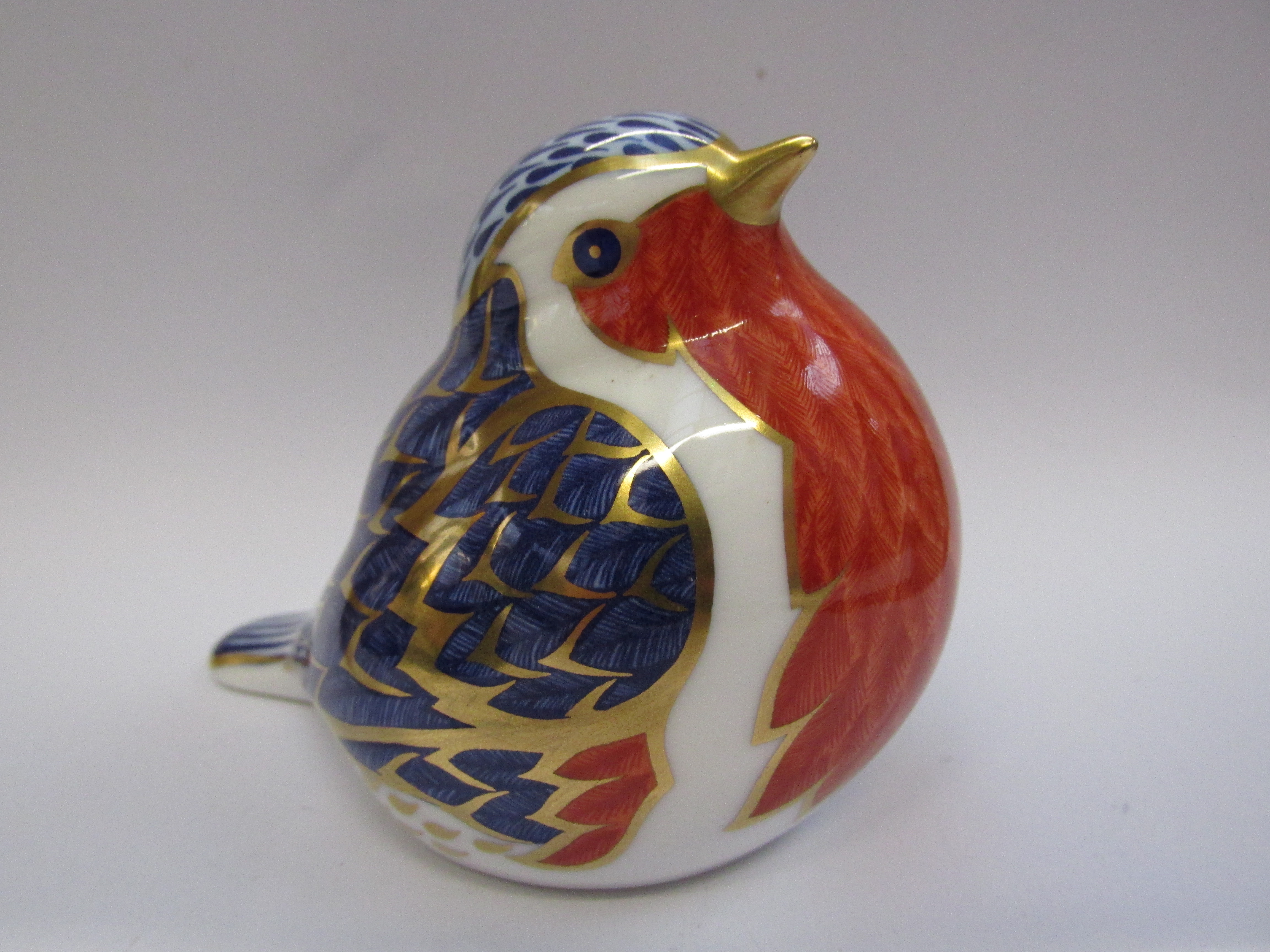 Royal Crown Derby Robin with Gold Stopper