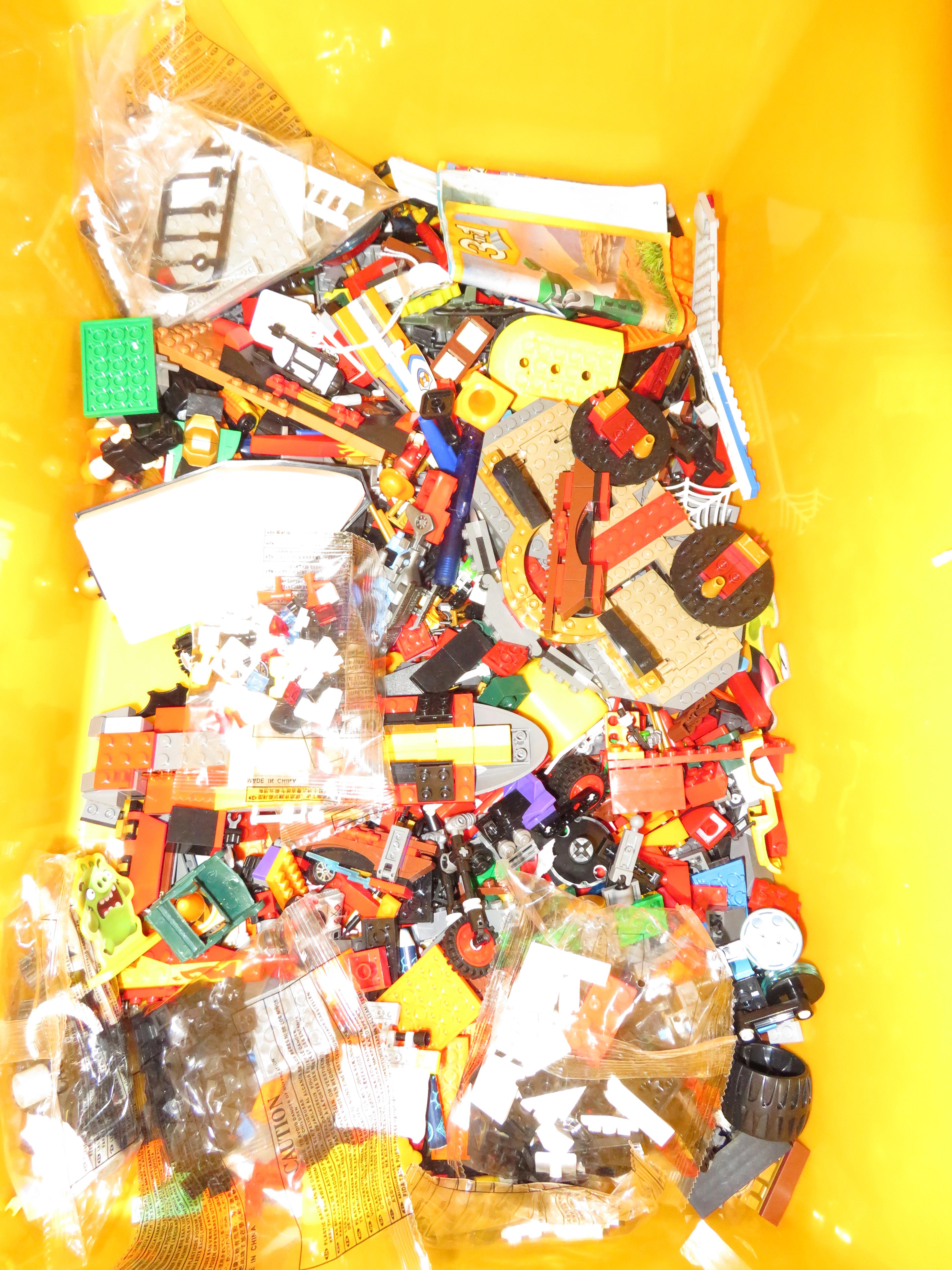 Assorted loose Lego