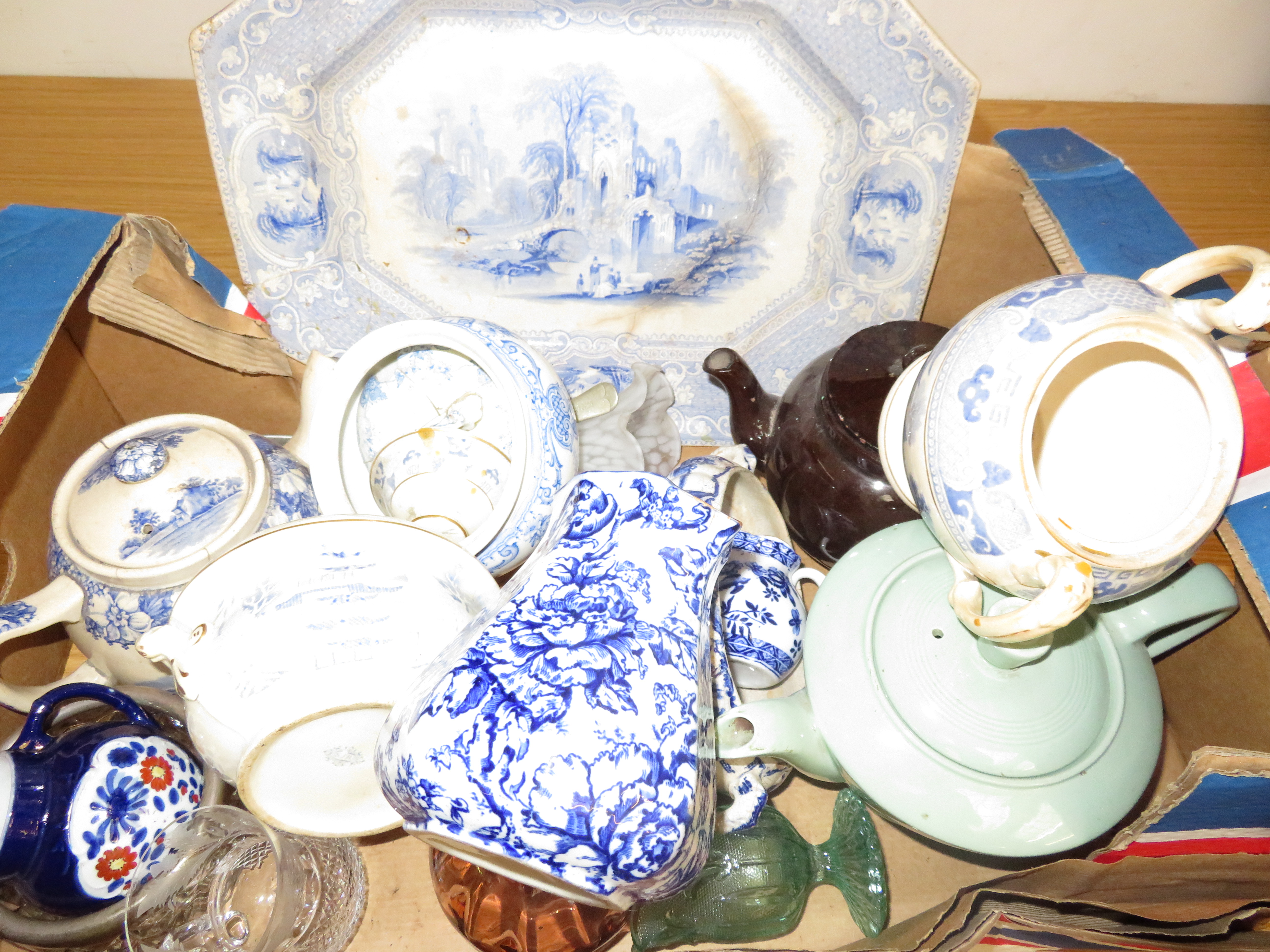 Blue & white ceramics to include others