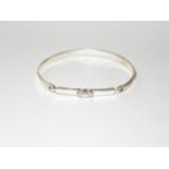 925 Silver bangle with white gem stone