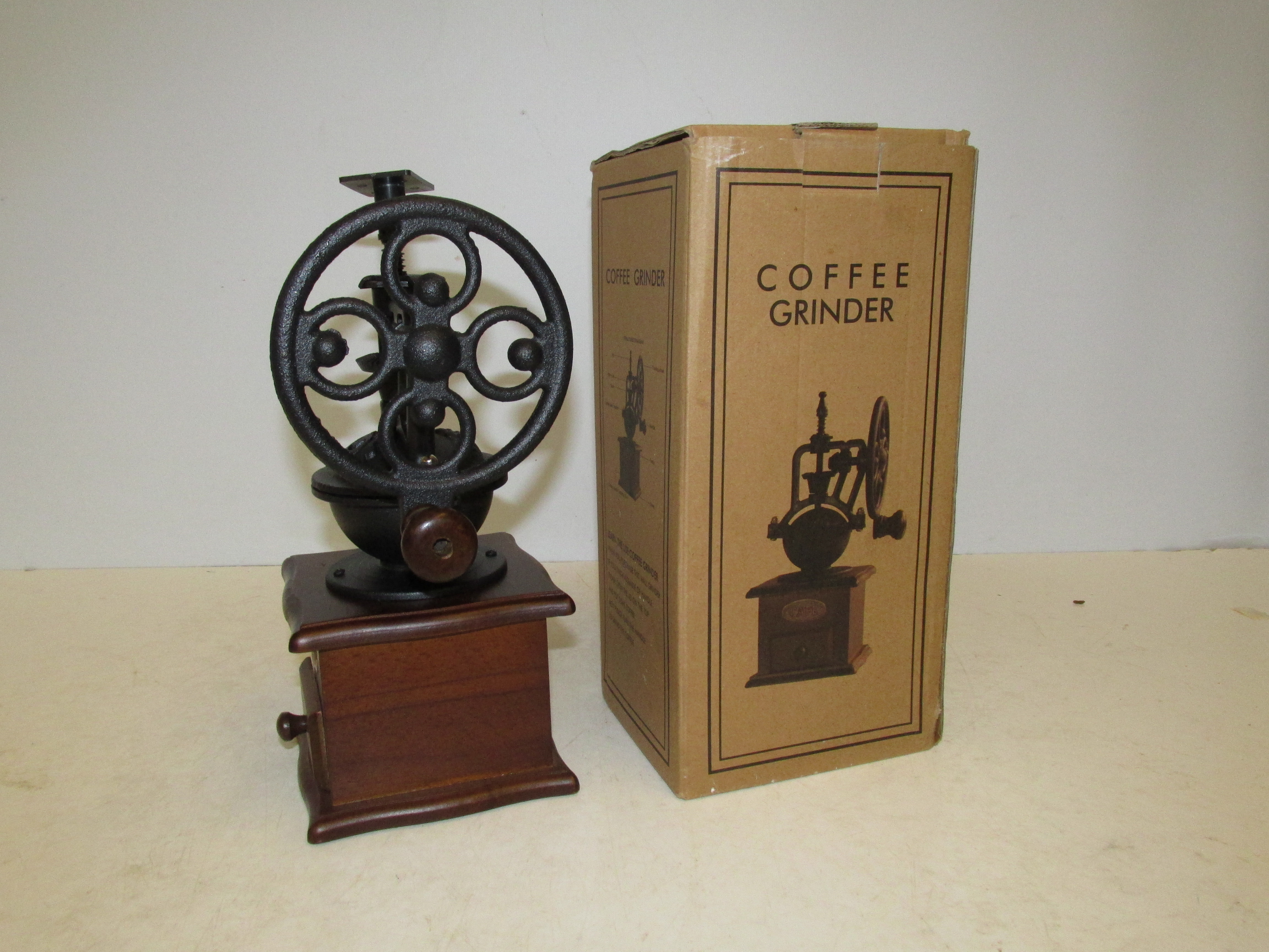 Metal & wood coffee grinder as new (Boxed)