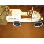 Early child's pedal tow truck Width 100 cm