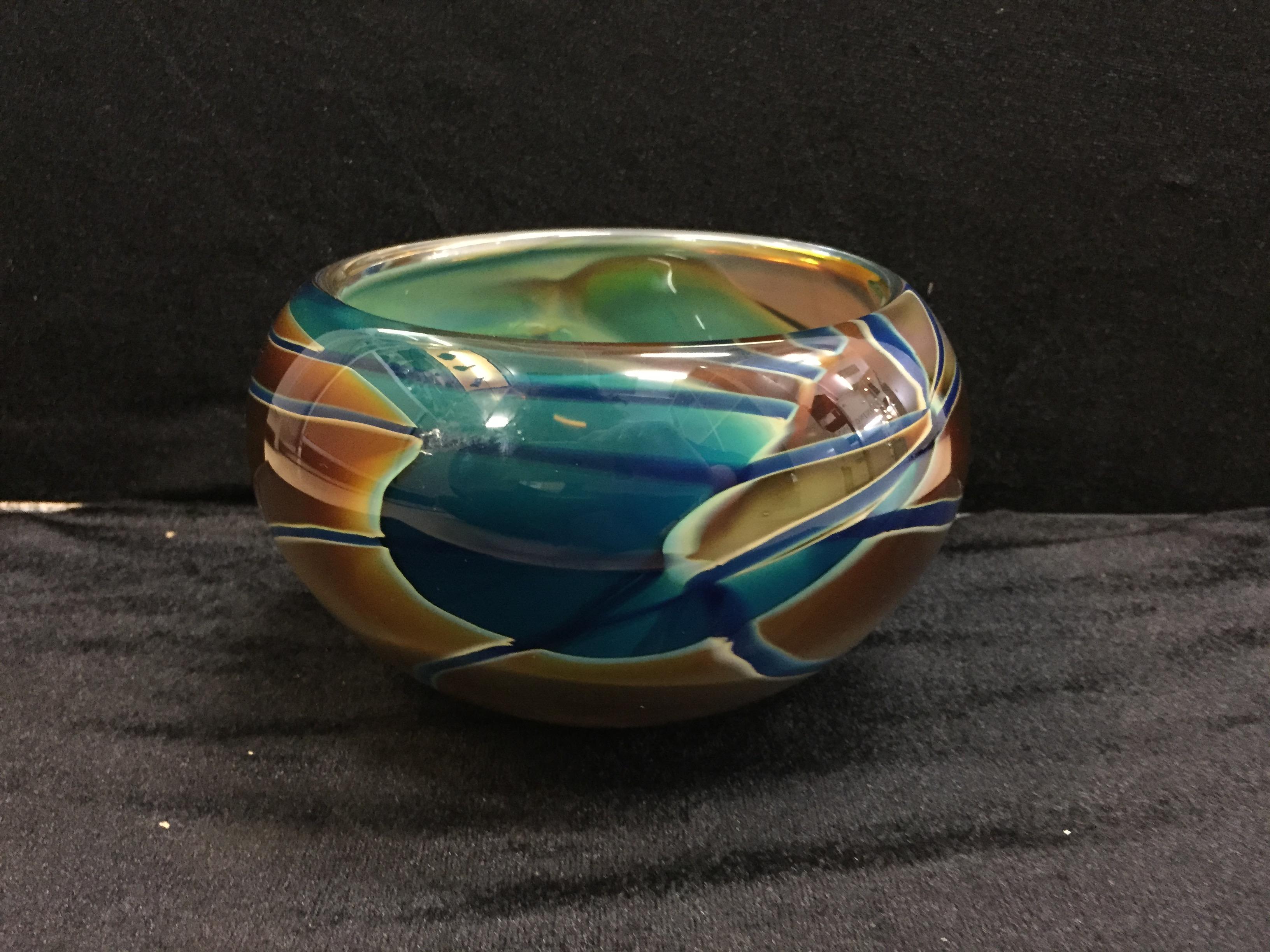 A signed Peter Layton studio glass bowl CONDITION REPORT: H10cm x Diameter 13cm very
