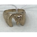 A 9ct horseshoe ring