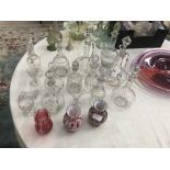 A quantity of glassware to inc cranberry,