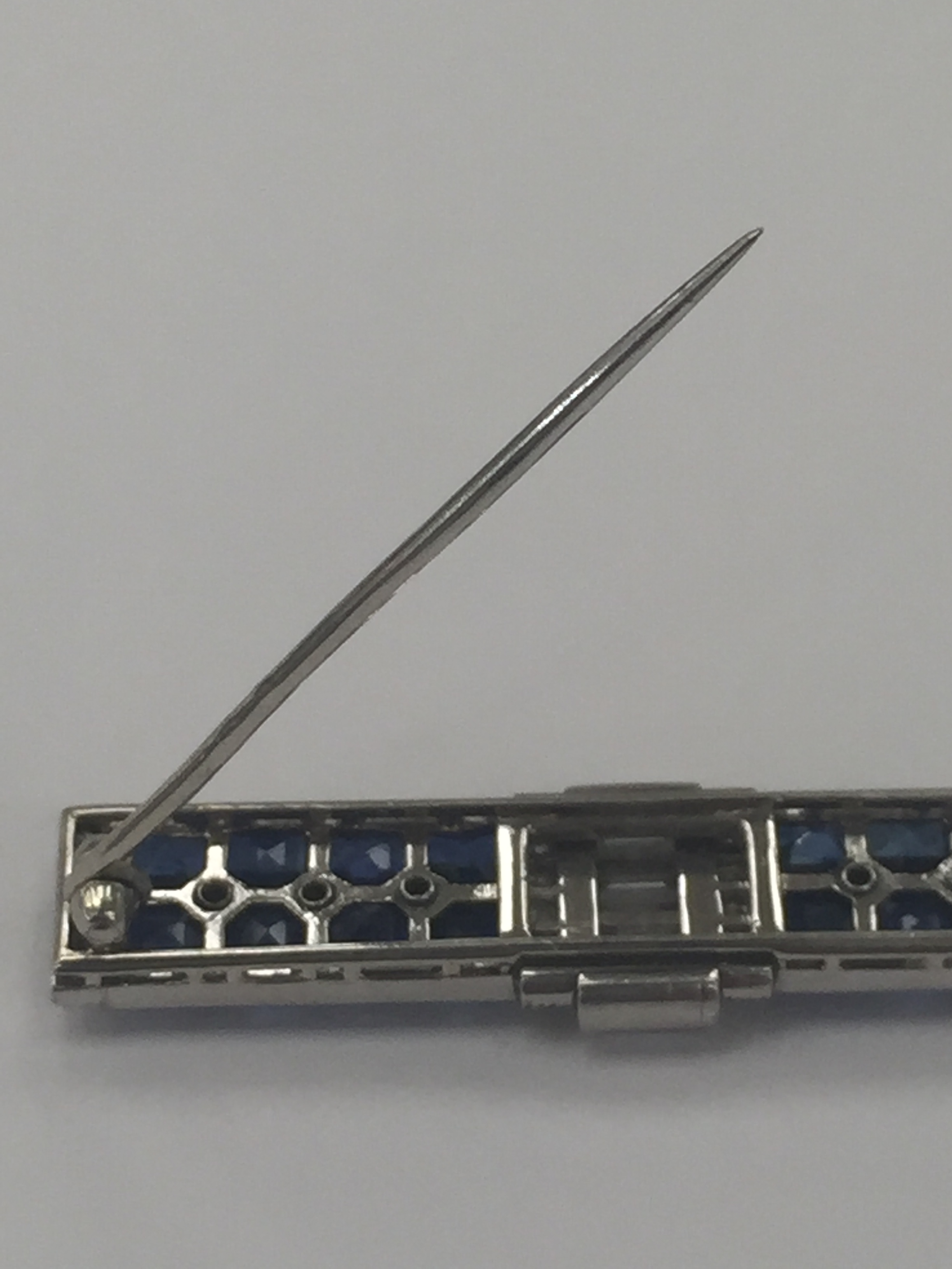 A Platinum Sapphire and Diamond Art Deco Bar Brooch: Beautifully designed brooch in unhallmarked - Image 4 of 5