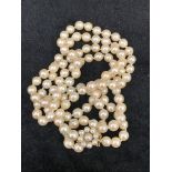 A 9ct pearl clasped pearl necklace