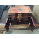 A Chinese jewellery box