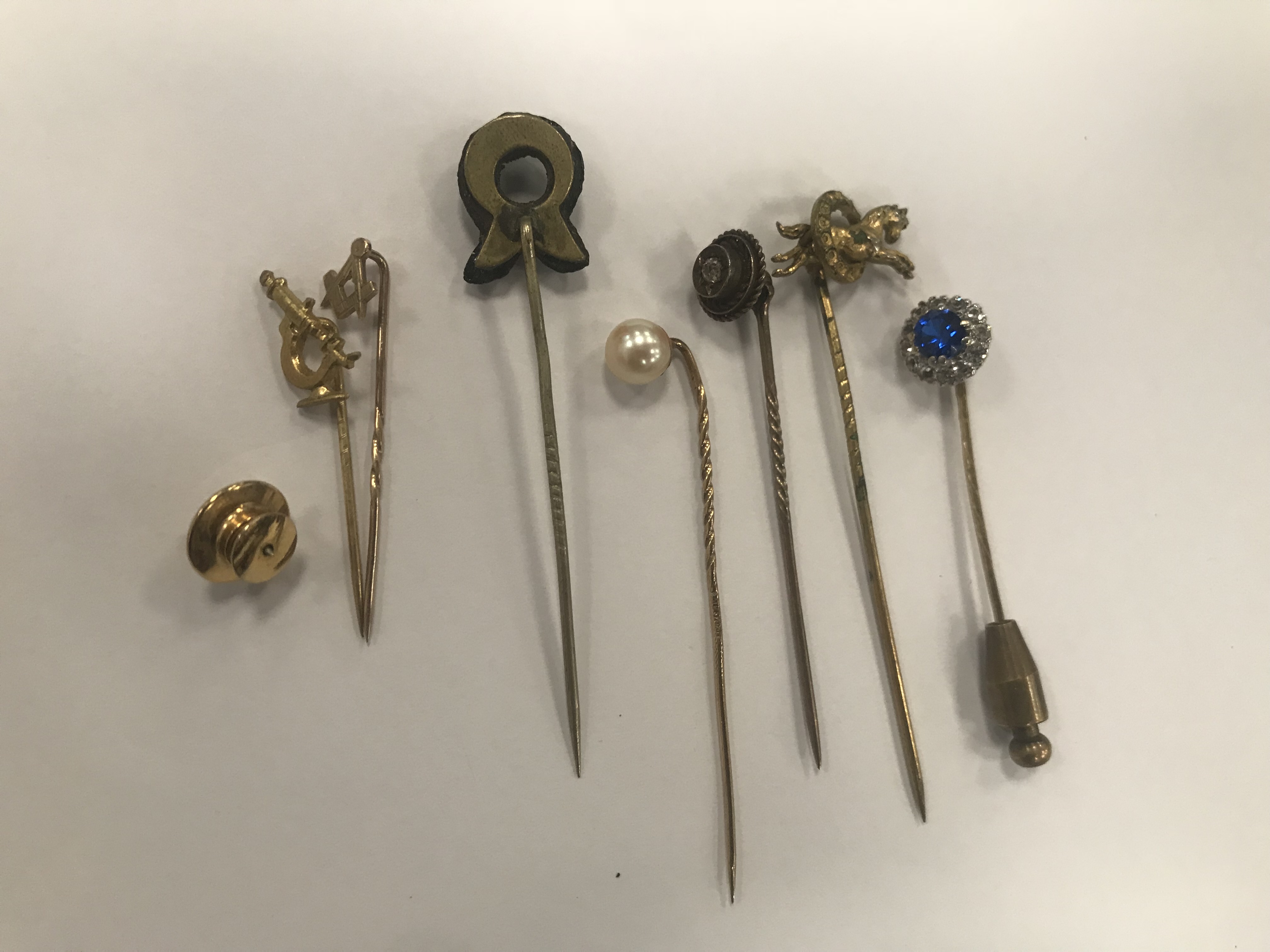 A quantity of stick pins to inc gold and Masonic - Image 2 of 2