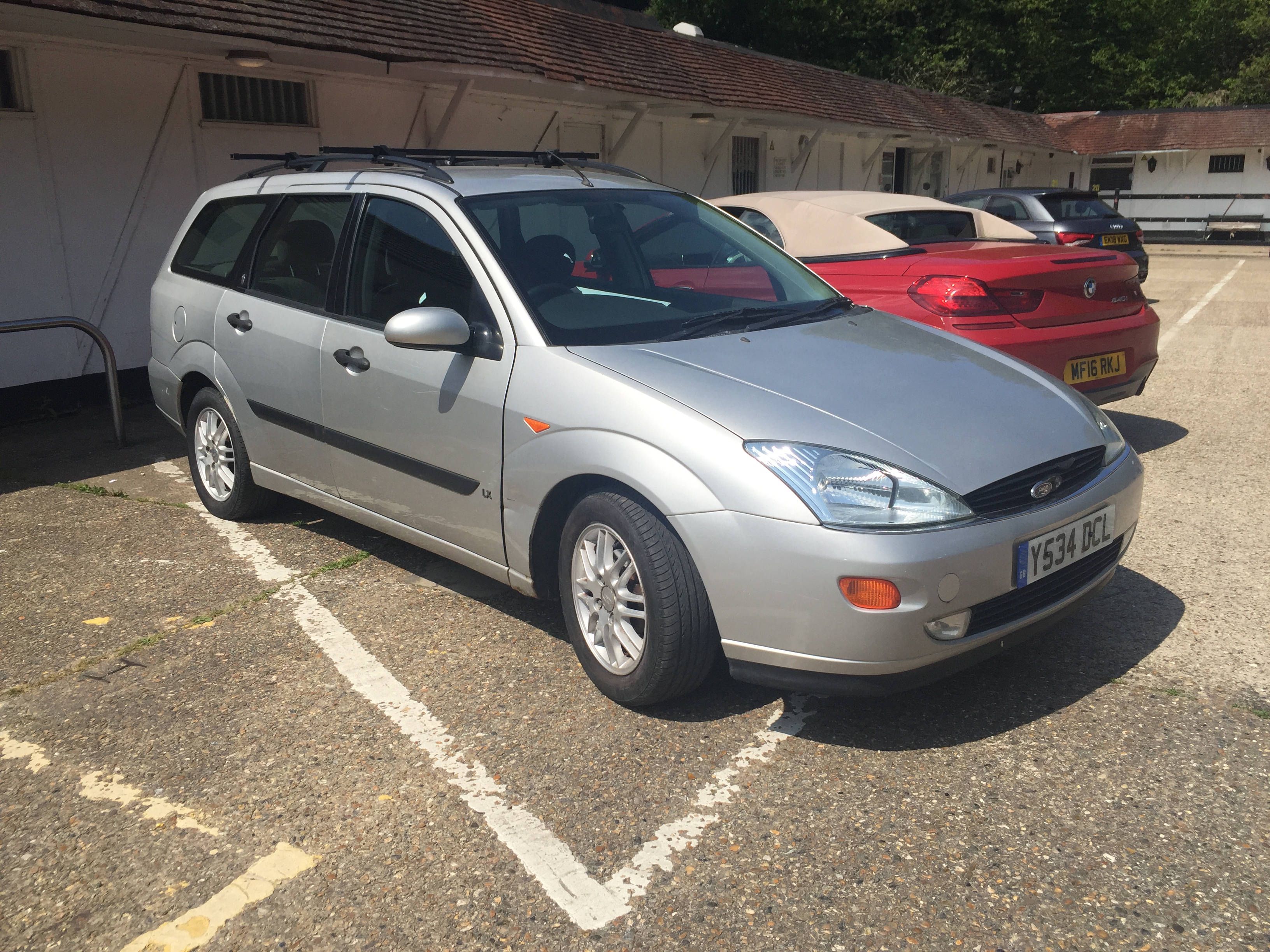 A Ford Focus Ghia estate car 1596cc: Registration Y534 DCL first registered 27/3/2001: MOT ran out