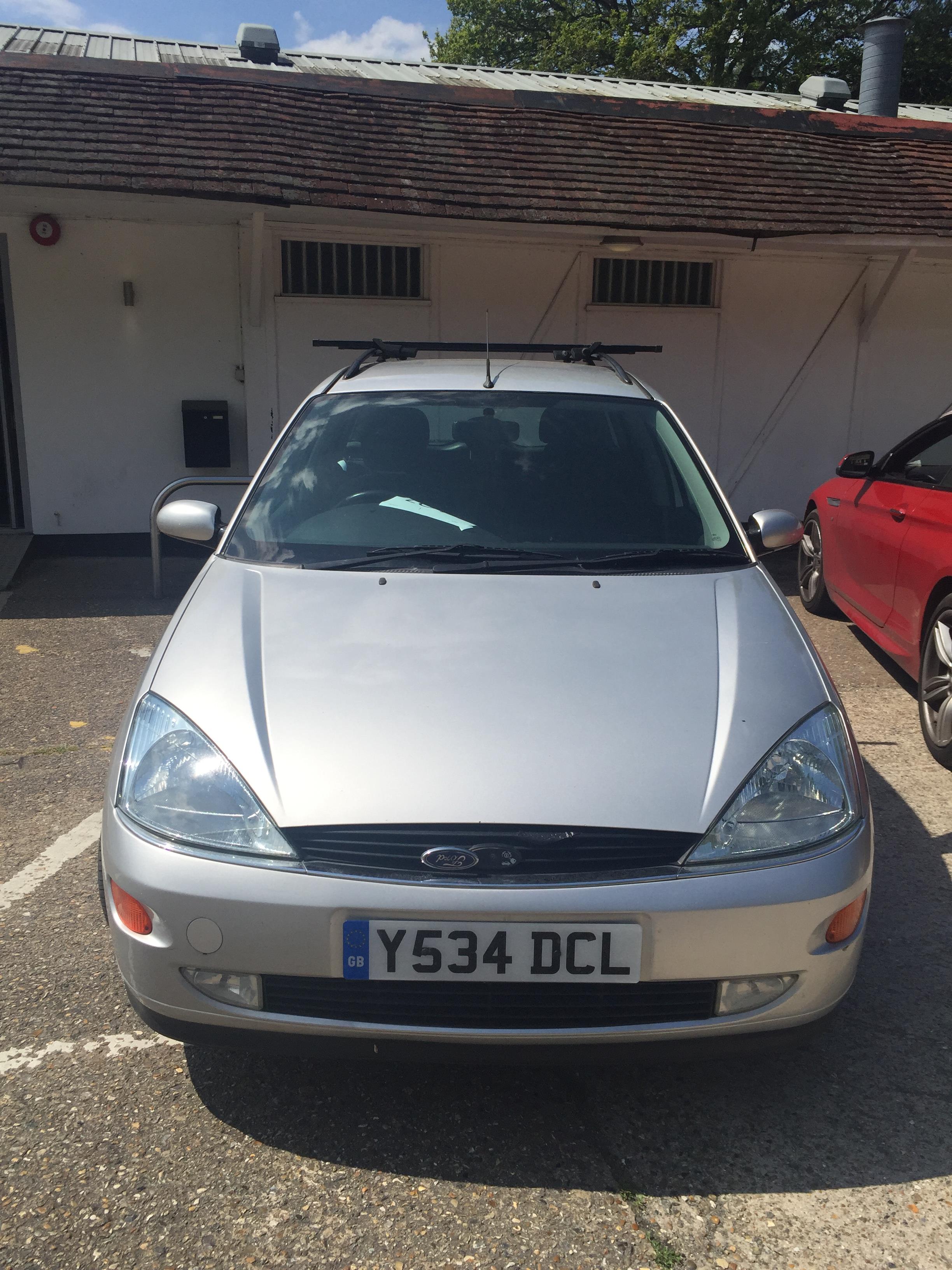 A Ford Focus Ghia estate car 1596cc: Registration Y534 DCL first registered 27/3/2001: MOT ran out - Image 2 of 4