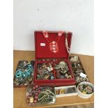 A quantity of dress jewellery to inc brooches, rings,