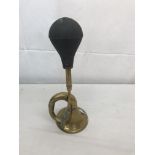 A Brass bulb horn