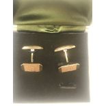 A pair of 9ct cufflinks