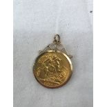 A 1913 sovereign in pendant