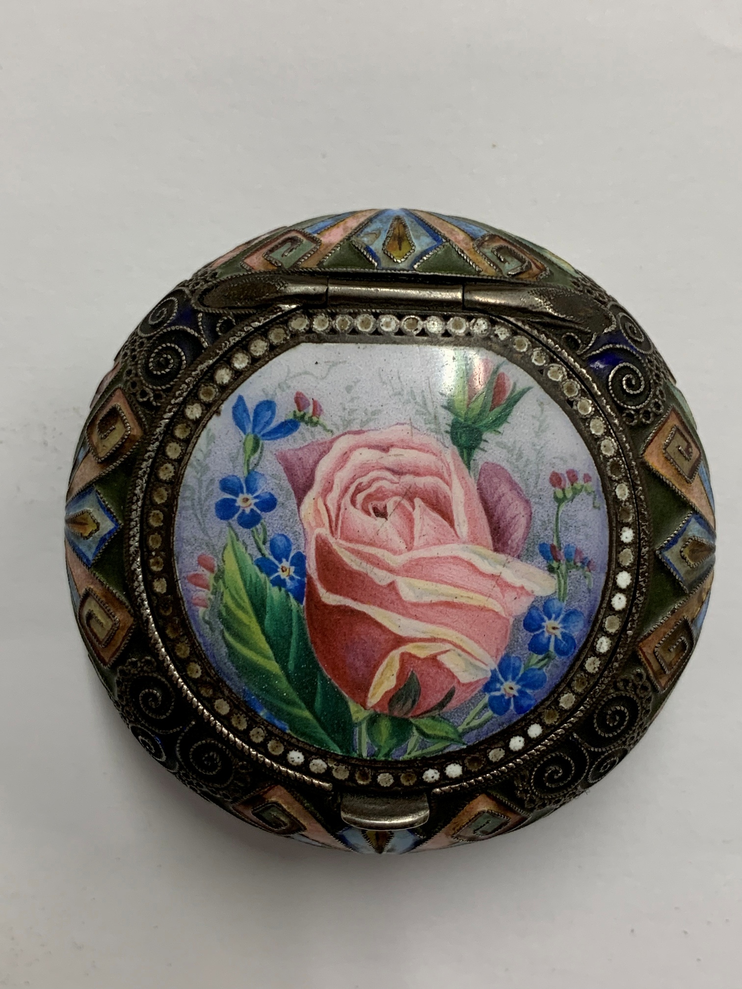 An early Russian 20th Century silver and cloisonne enamel pill box, - Image 2 of 9