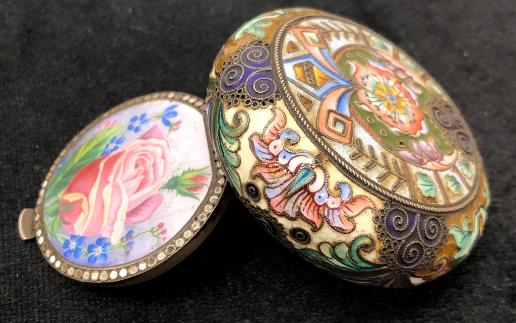 An early Russian 20th Century silver and cloisonne enamel pill box,