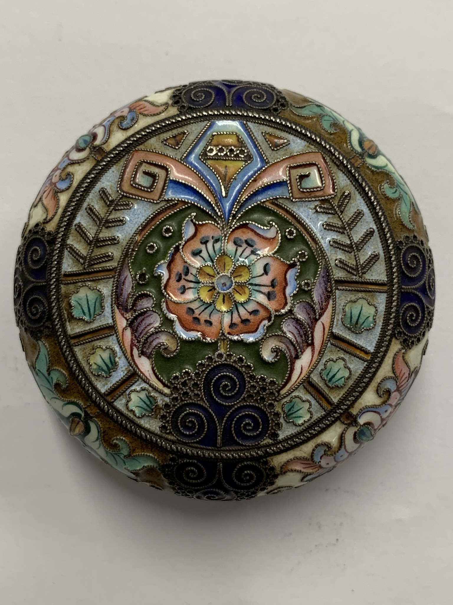 An early Russian 20th Century silver and cloisonne enamel pill box, - Image 6 of 9