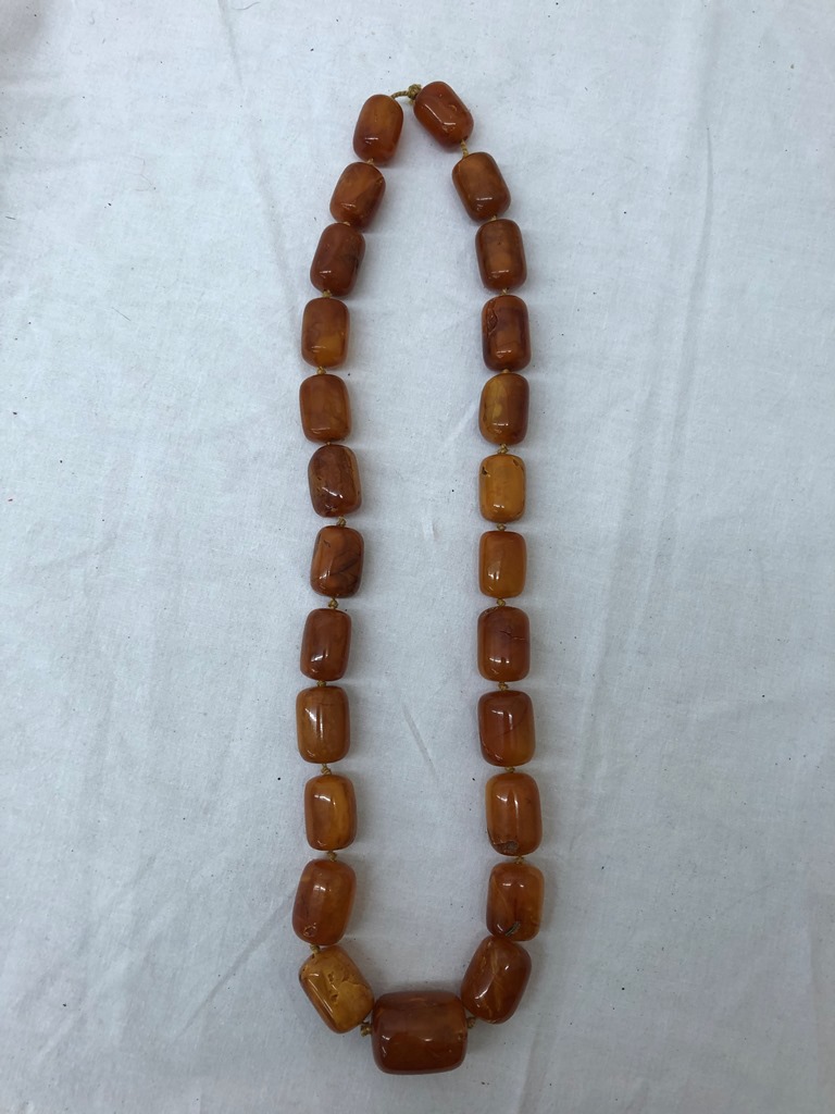 A large amber Baltic necklace: 168g