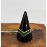 A 9ct gold herringbone emerald ring