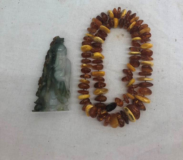 An amber necklace;