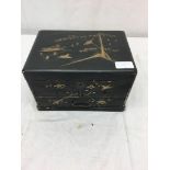 A Japanese lacquered jewellery box