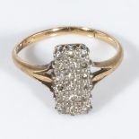 An 18ct gold ring set with diamonds, size J