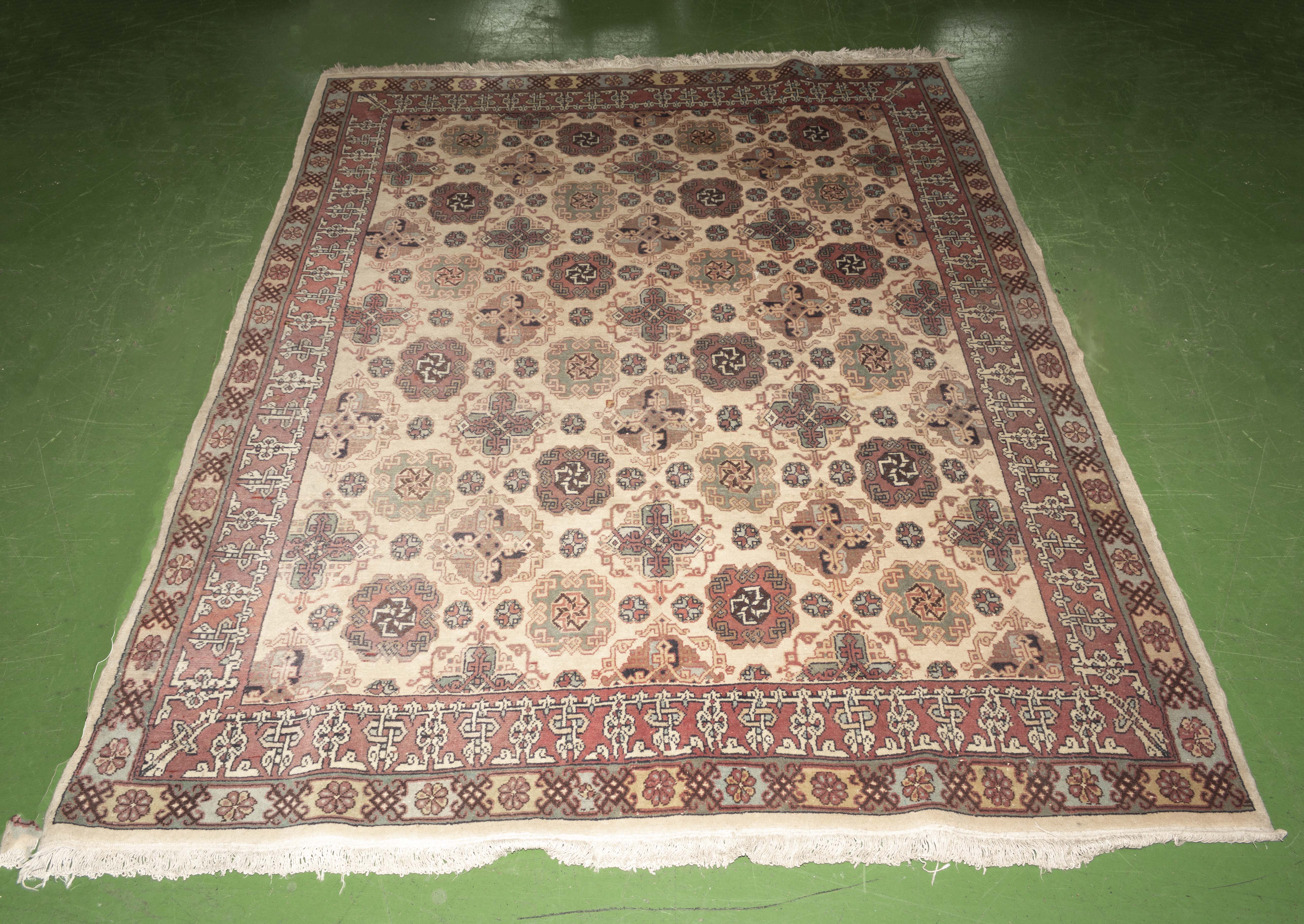 A rug approx 6ft by 9ft