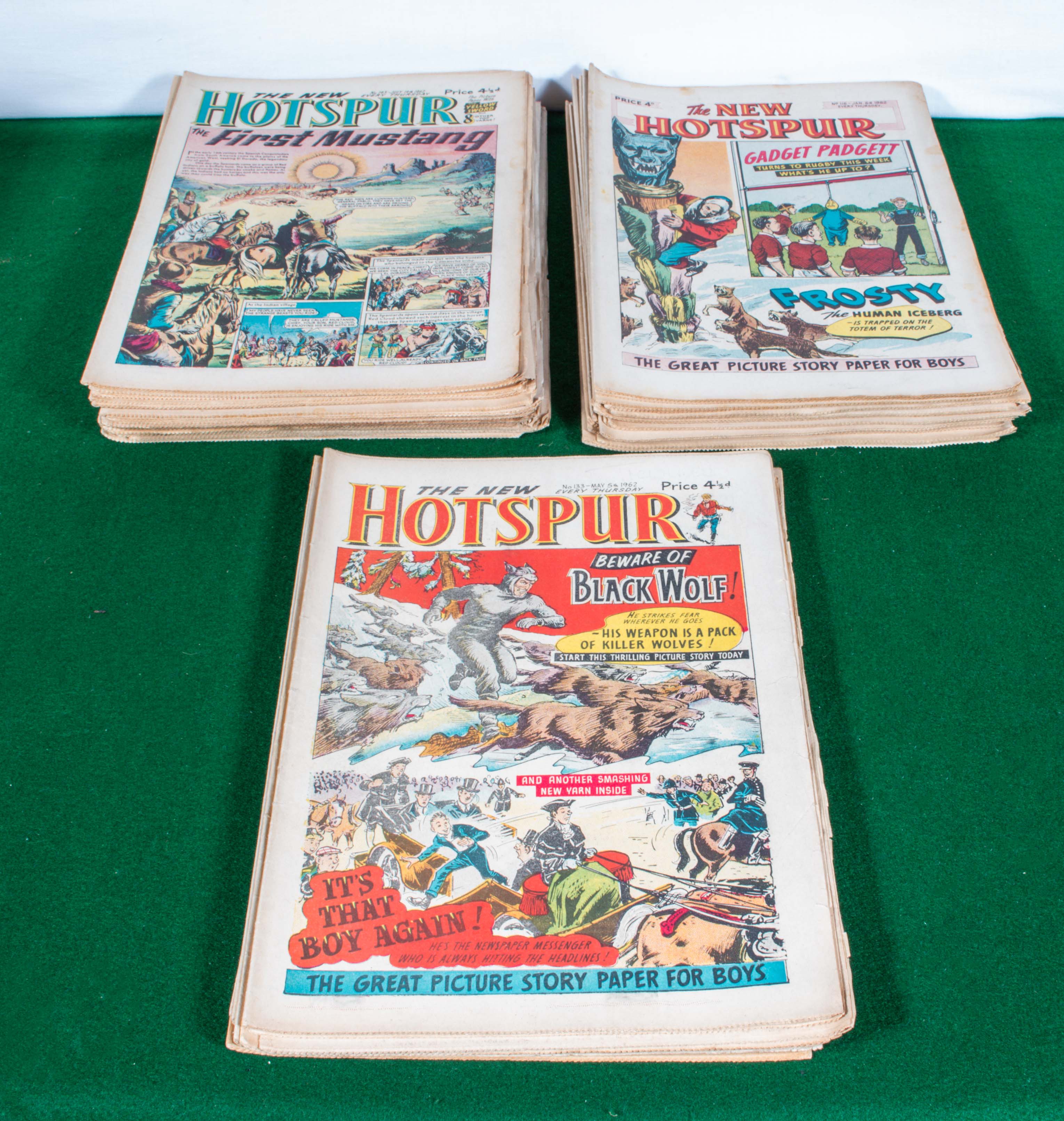 52 Vintage New Hotspur comics full year 1962