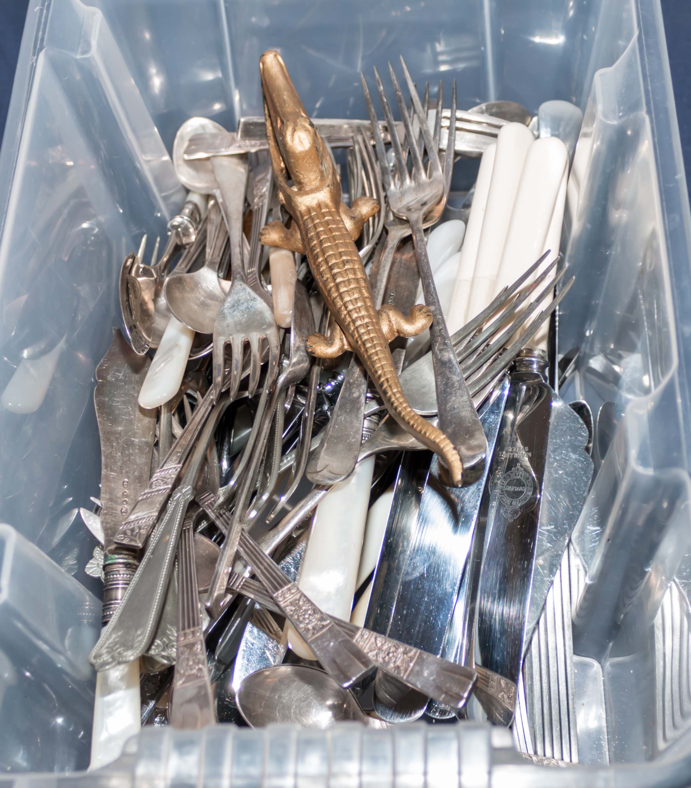 A box containing cutlery