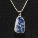 A Blue/white Ming dyn, porcelain shard on Sterling silver chain