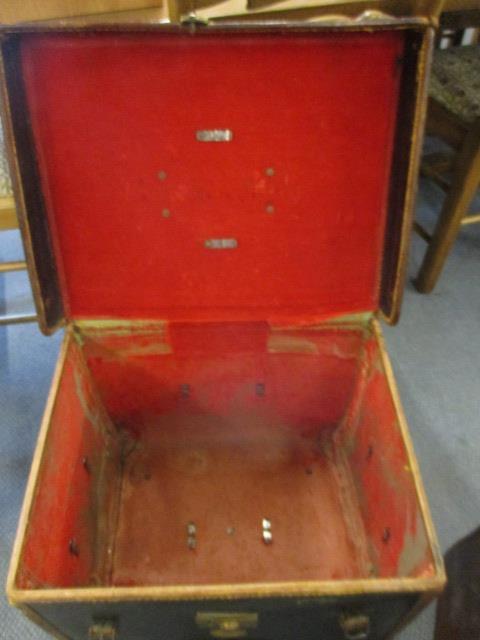 A Victorian black canvas and brown leather trunk, along with a brown leather Gladstone bag - Image 4 of 4