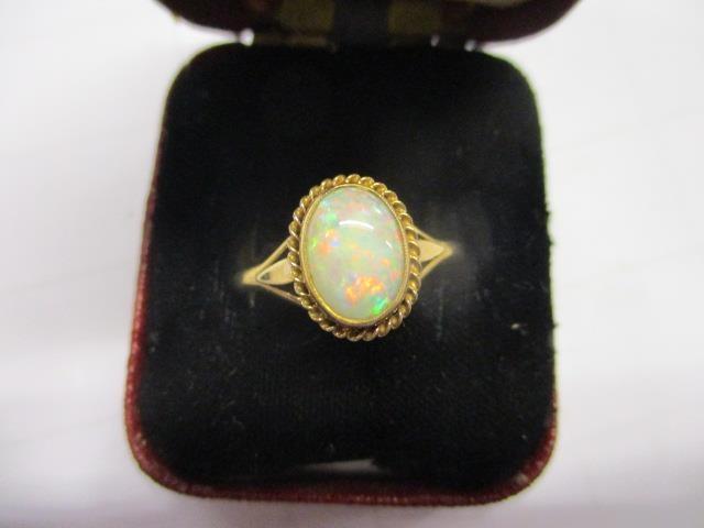 A 9ct gold opal ring - Image 2 of 2